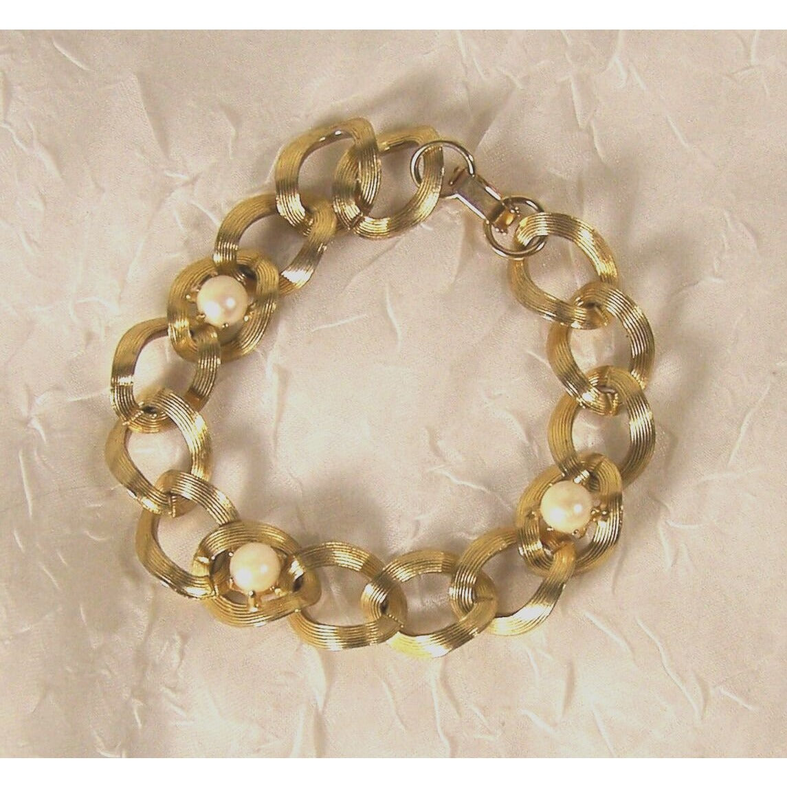 Vintage Gold Tone Bracelet Links Faux Pearls Fold Over Clasp, 7 1/4" Unmarked