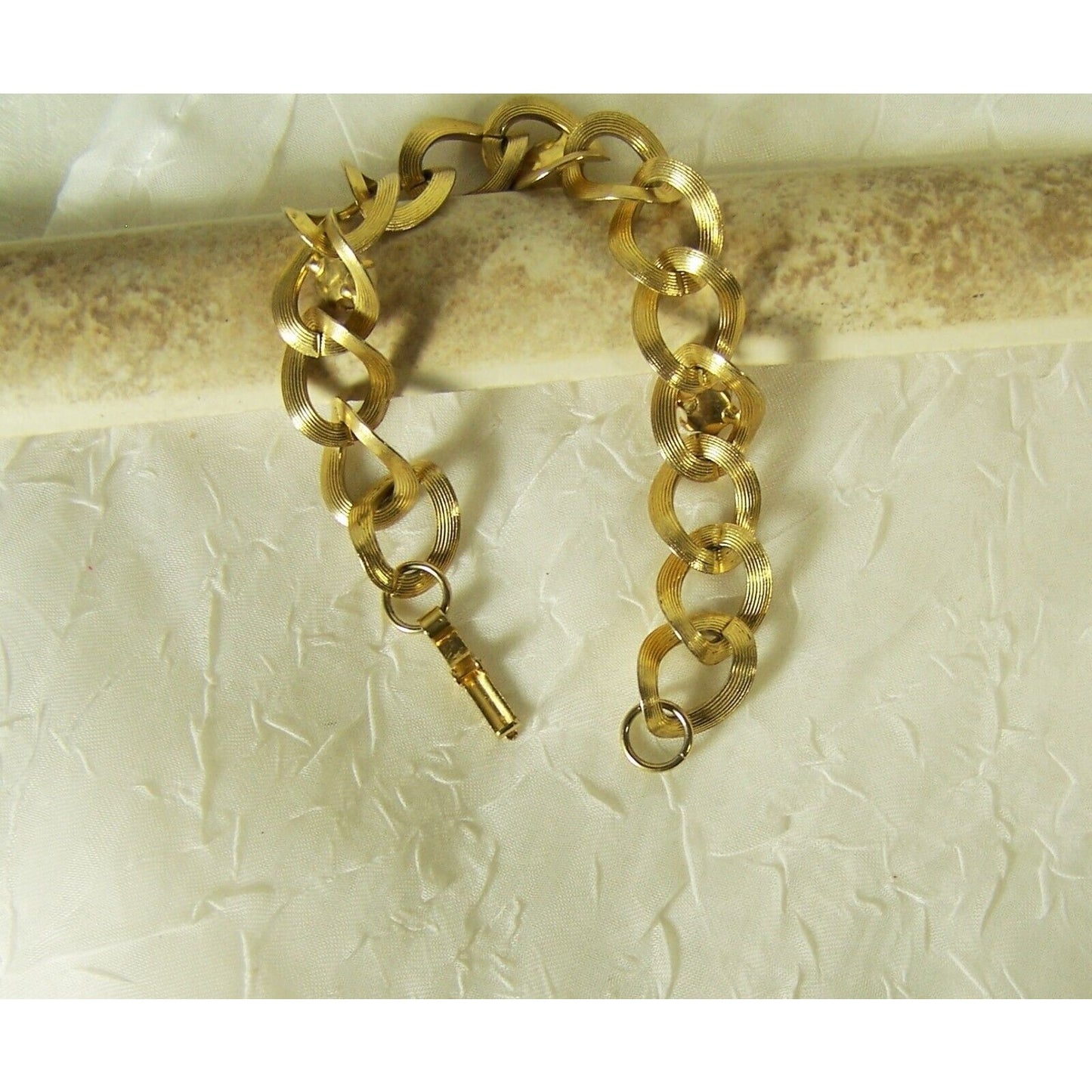 Vintage Gold Tone Bracelet Links Faux Pearls Fold Over Clasp, 7 1/4" Unmarked